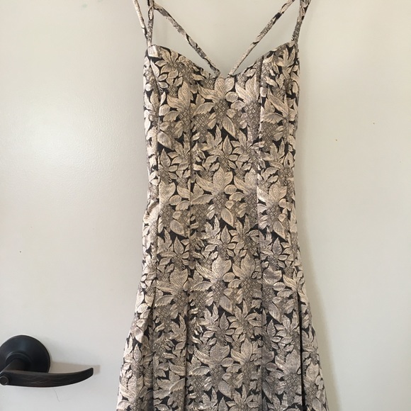 NWT Lovers+Friends Abbie fit and flare dress - Picture 4 of 8
